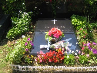 2012年5月16日（水）総務委員の墓地清掃 001.JPG